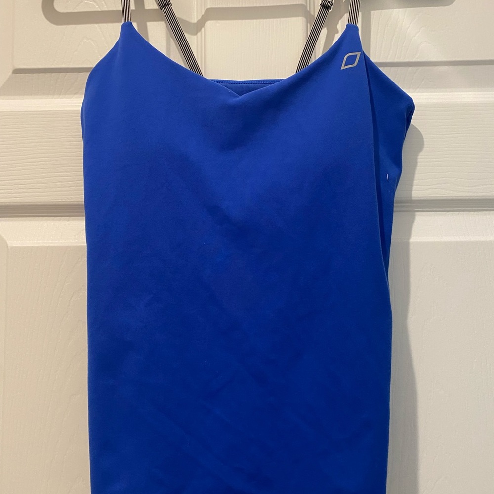 lorna Jane Fitted with bra insert workout top